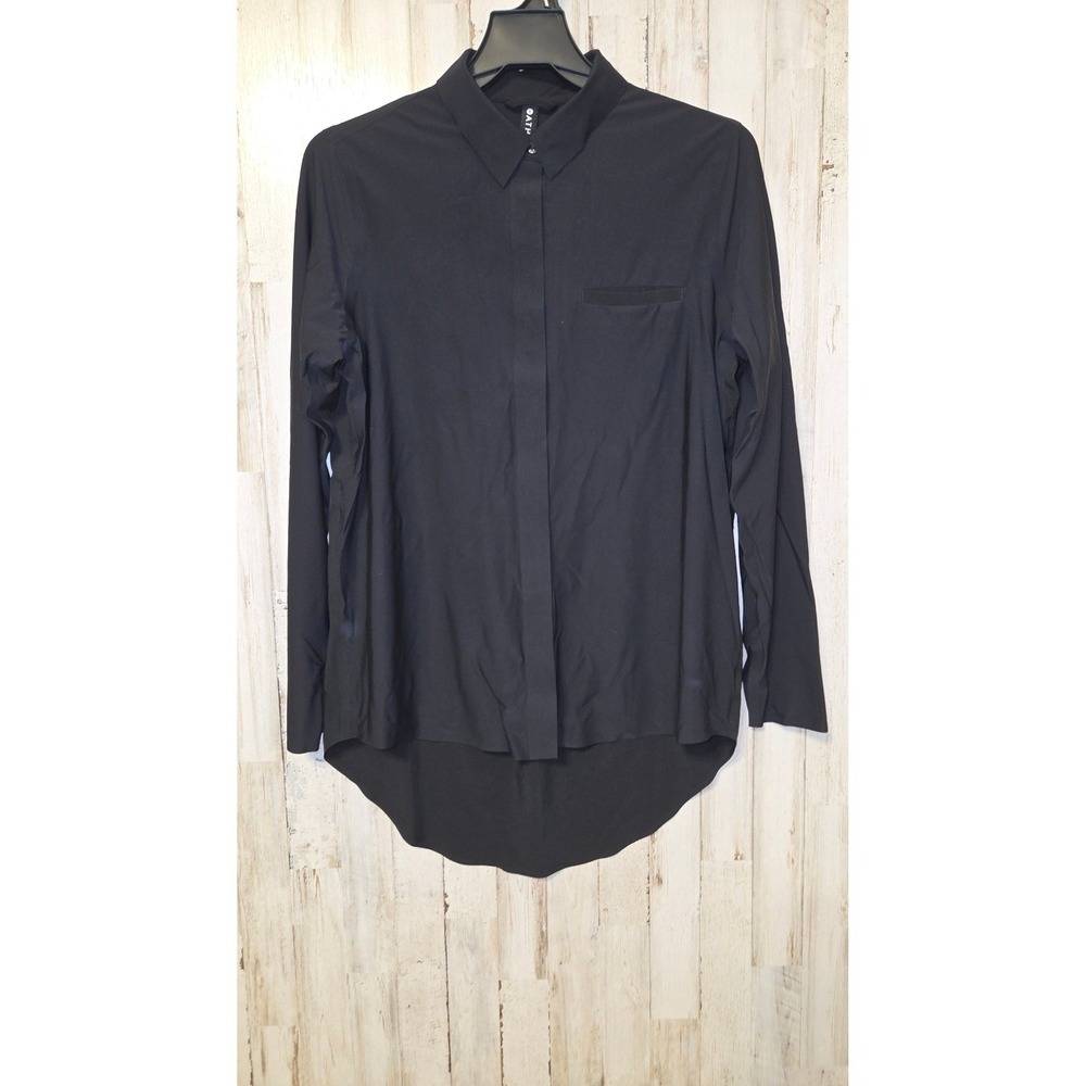 Athleta size XS Urbanite Top Button Shirt Tunic Long sleeve Nylon Vented
